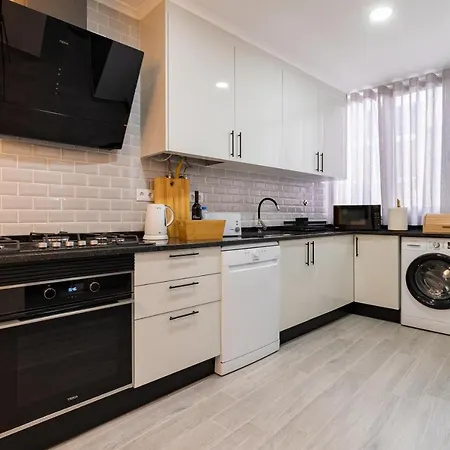 Home@abrantes Апартаменты *