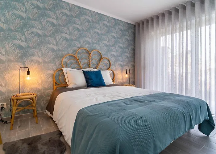 Home@abrantes شقة *