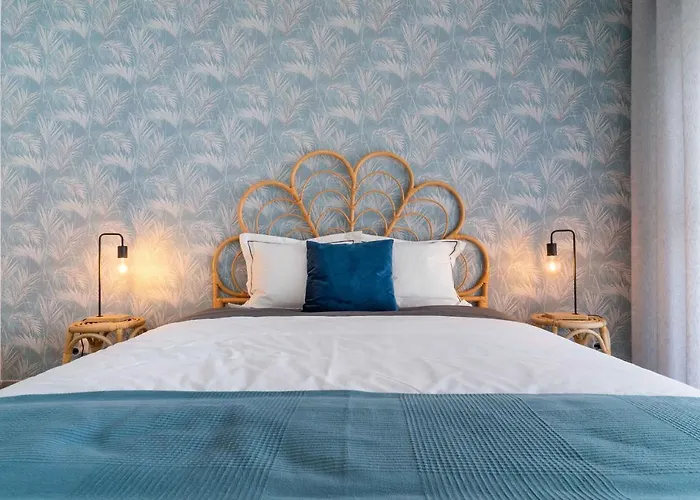 Home@abrantes شقة *